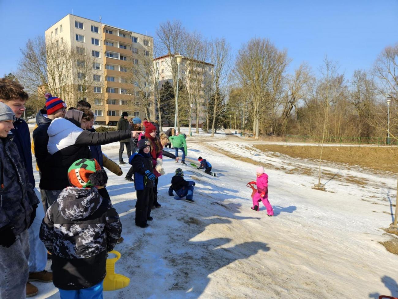 1.C – Sněhové radovánky s deváťáky