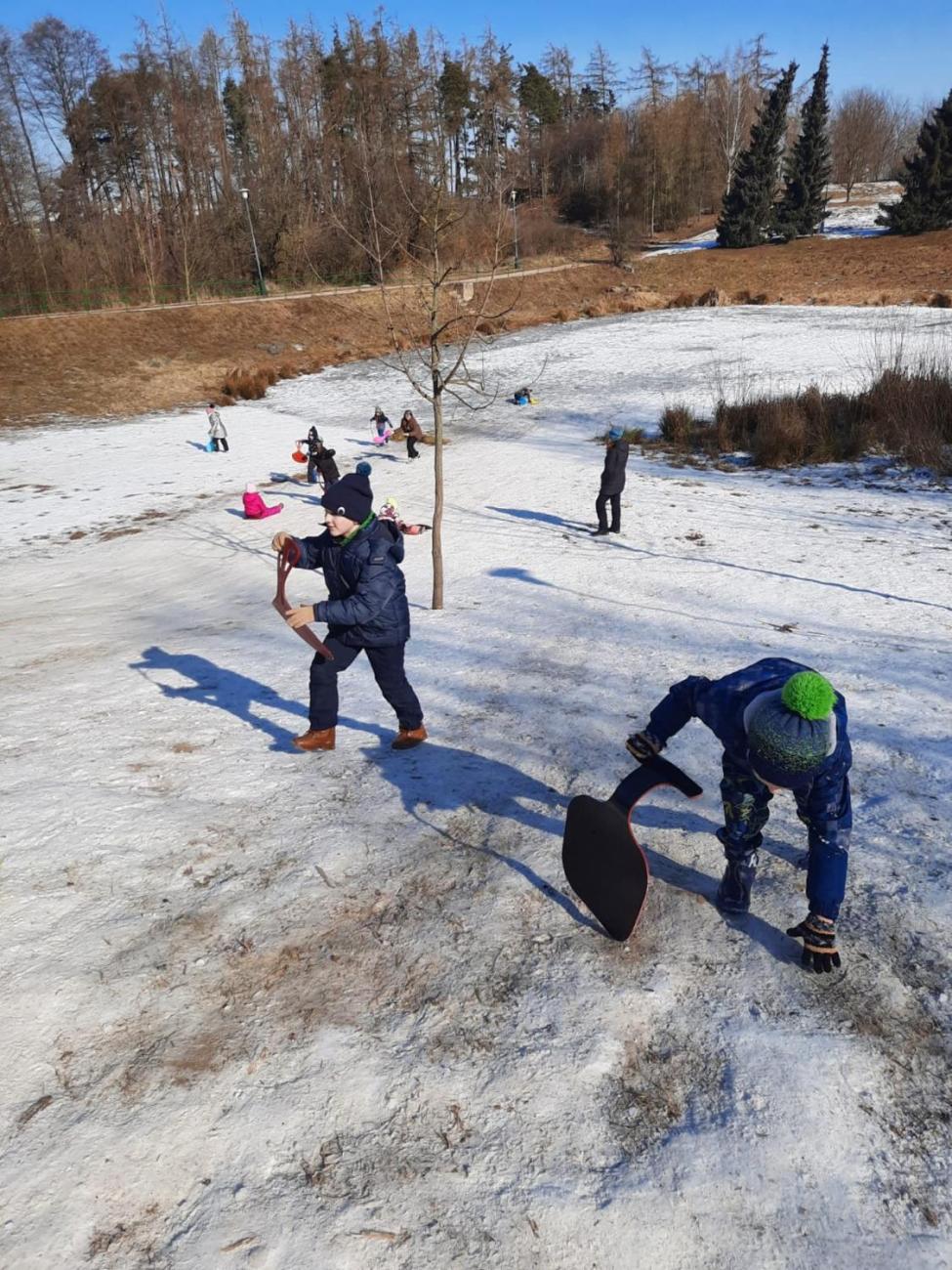 1.C – Sněhové radovánky s deváťáky