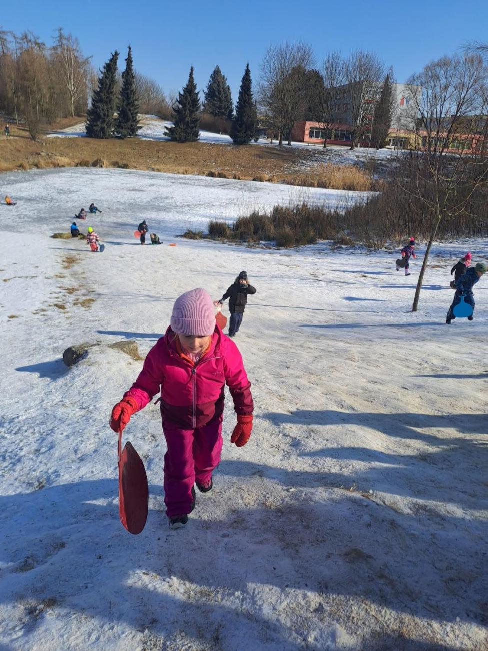 1.C – Sněhové radovánky s deváťáky