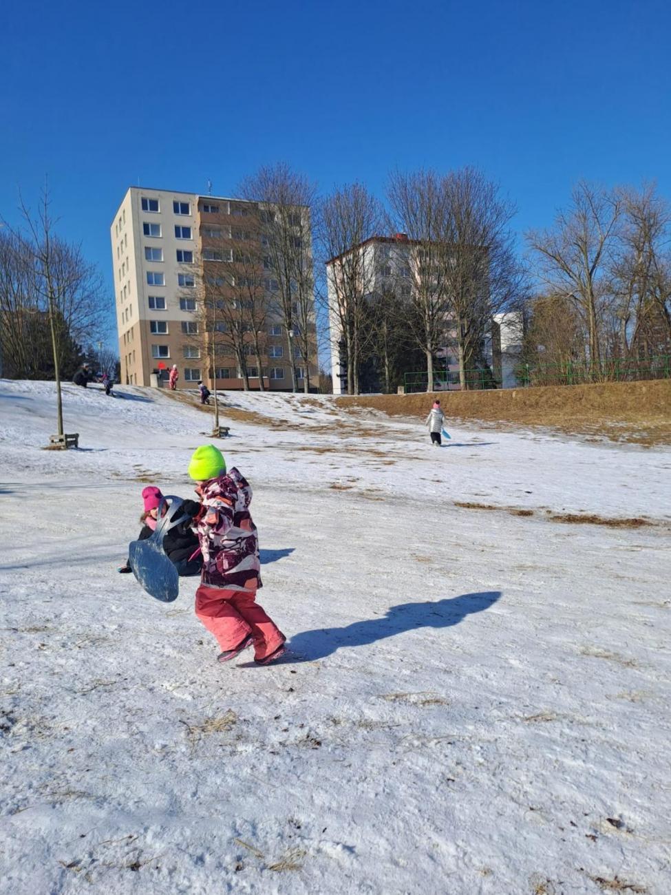 1.C – Sněhové radovánky s deváťáky