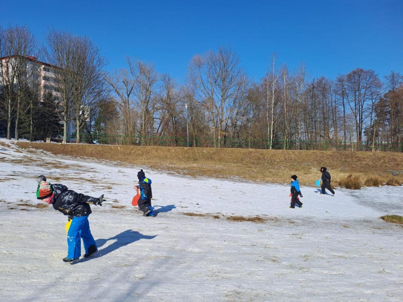 1.C – Sněhové radovánky s deváťáky
