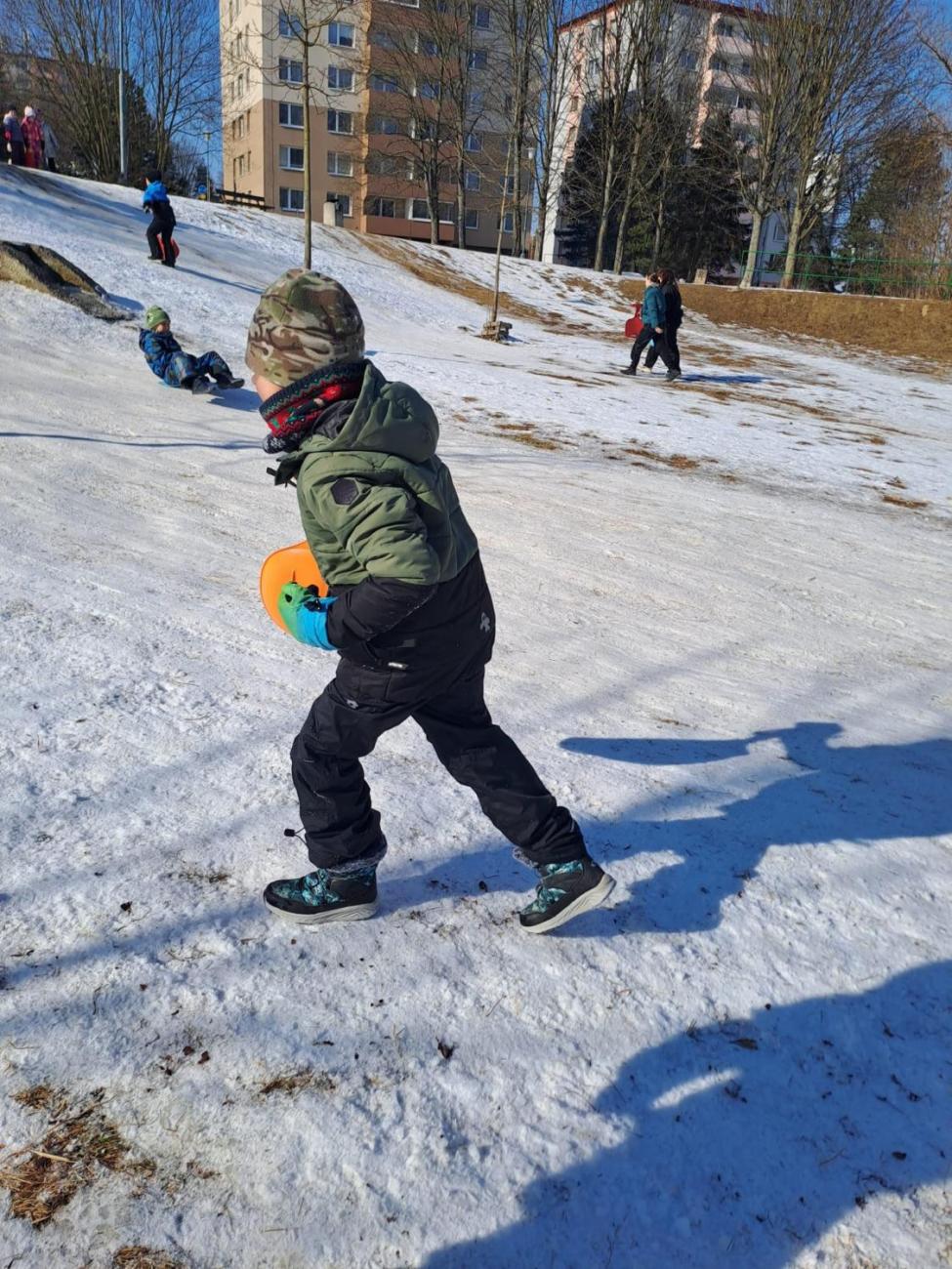 1.C – Sněhové radovánky s deváťáky