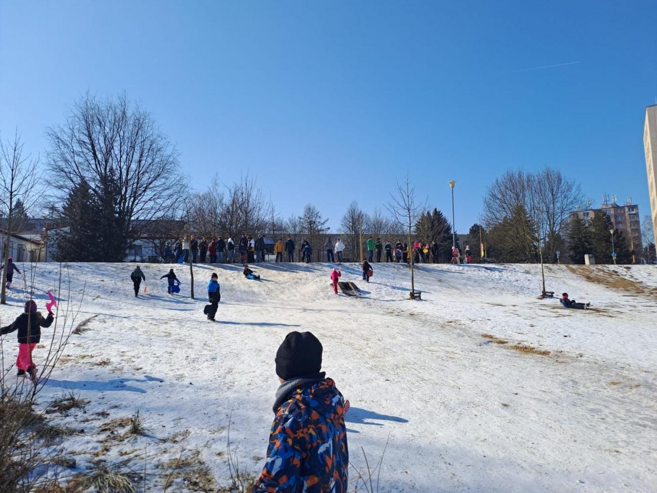 1.C – Sněhové radovánky s deváťáky