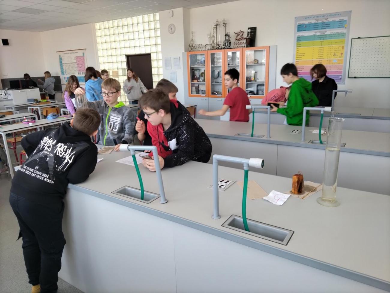 Fyzika 6. ročník - praktická měření objemu