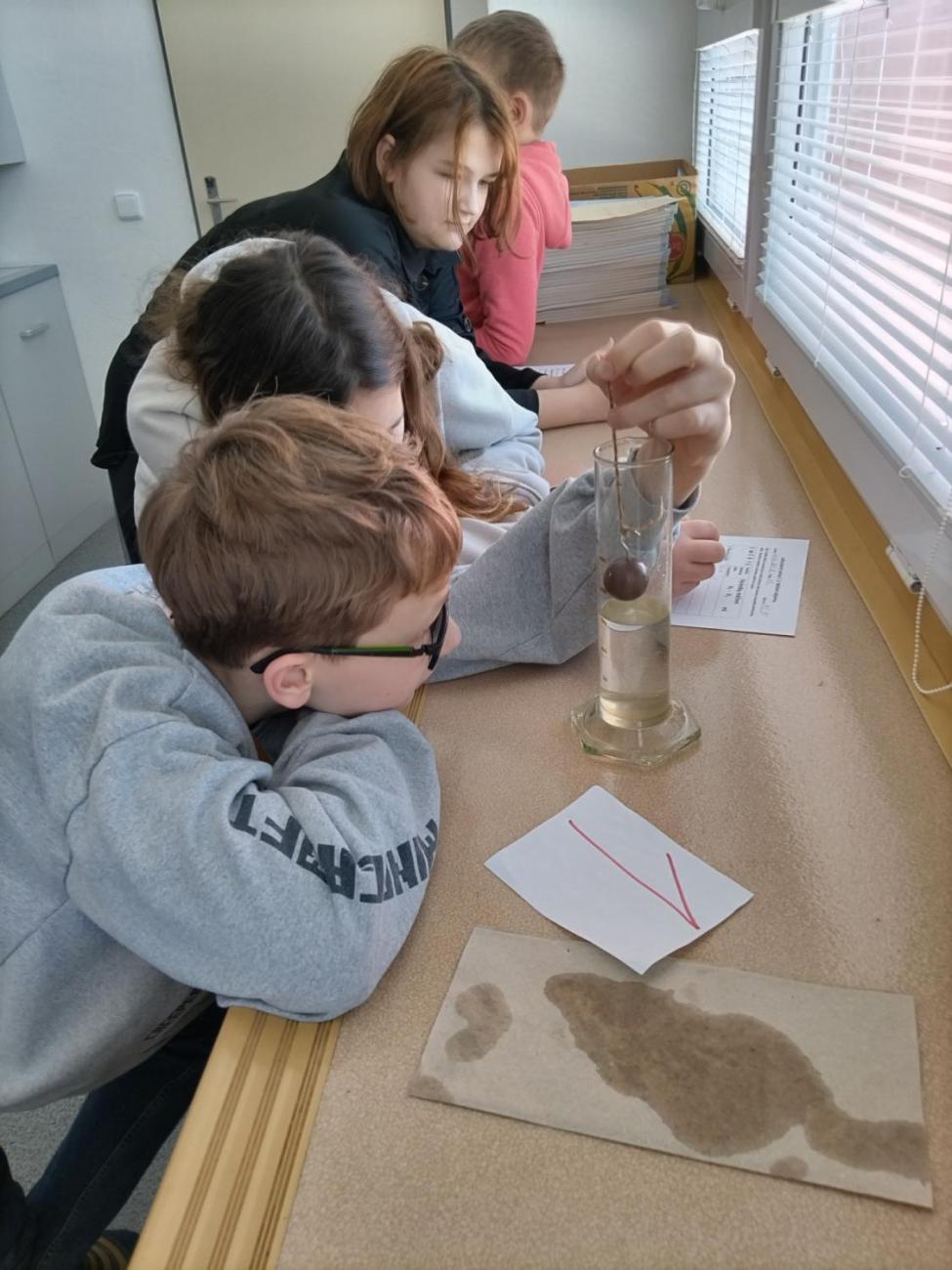 Fyzika 6. ročník - praktická měření objemu