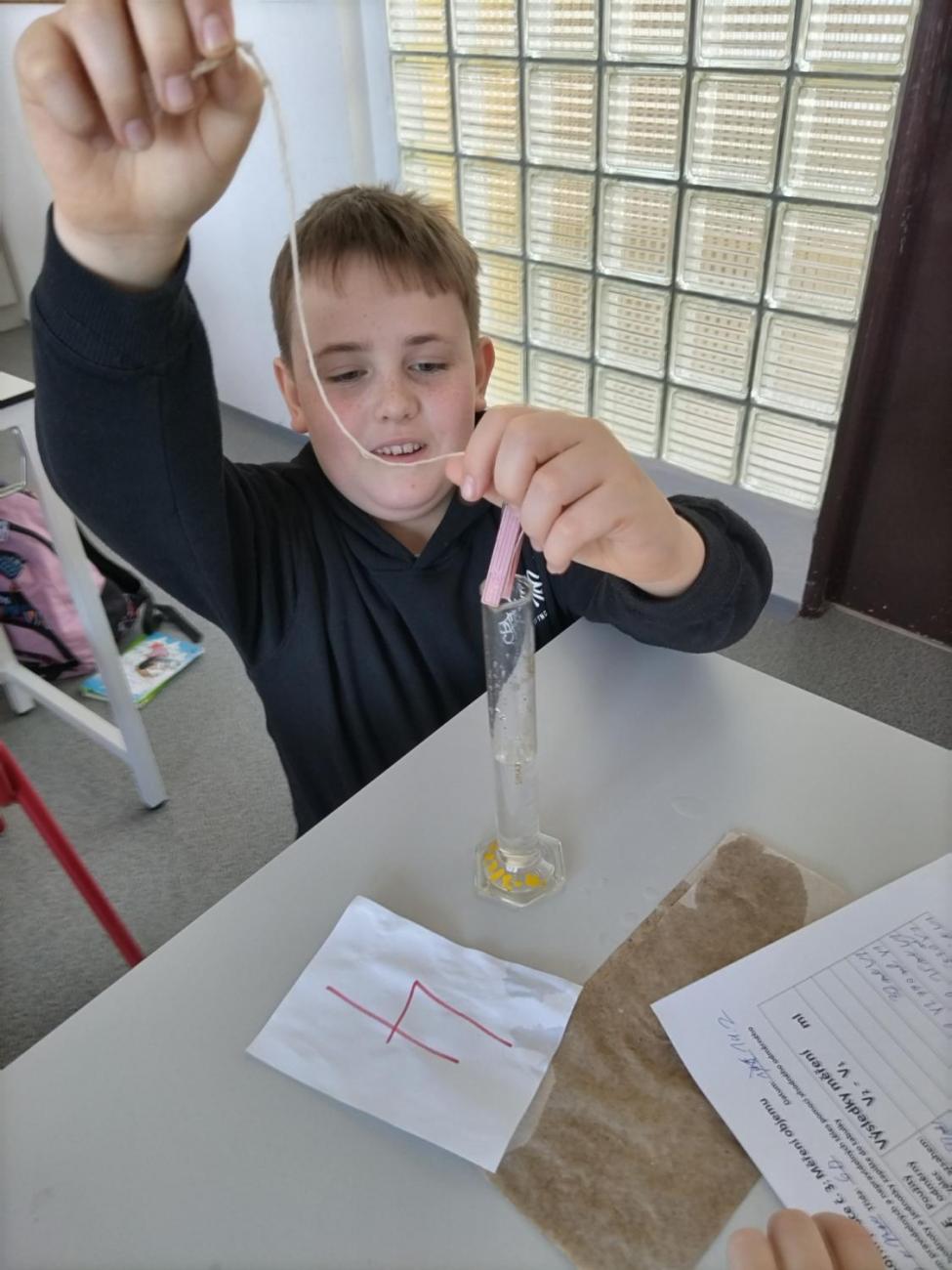 Fyzika 6. ročník - praktická měření objemu