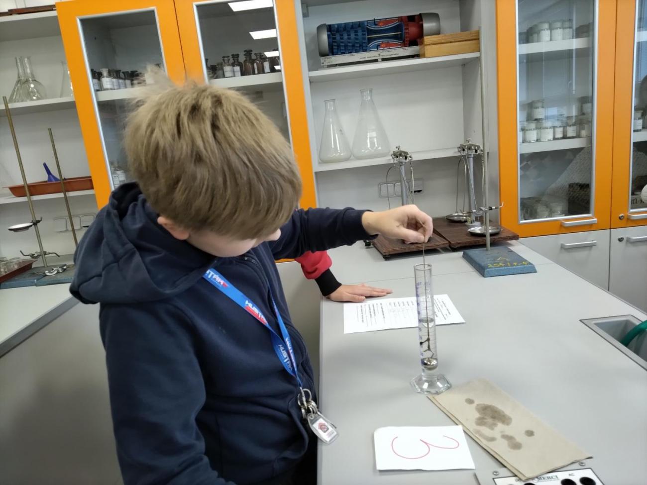 Fyzika 6. ročník - praktická měření objemu