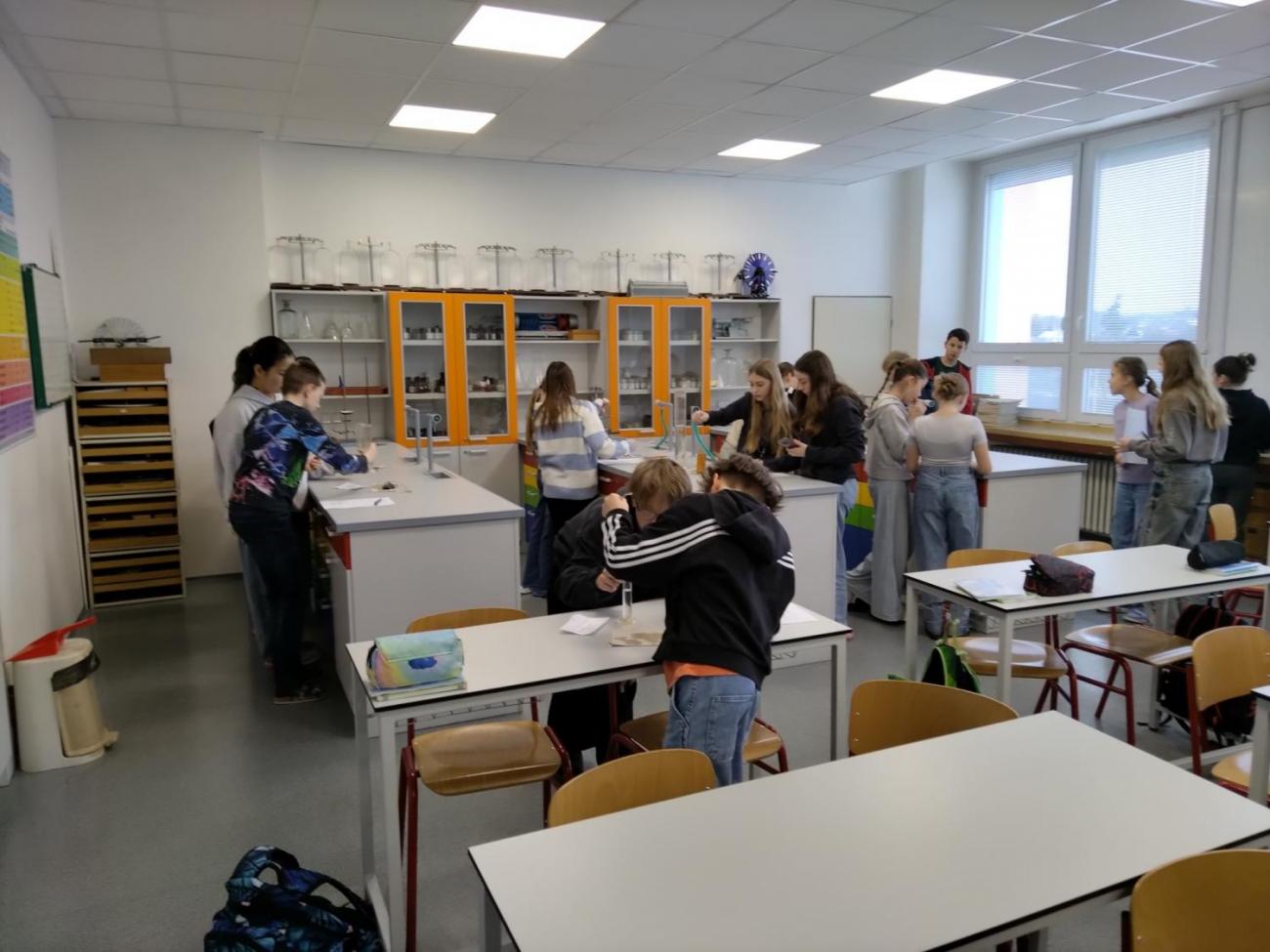 Fyzika 6. ročník - praktická měření objemu