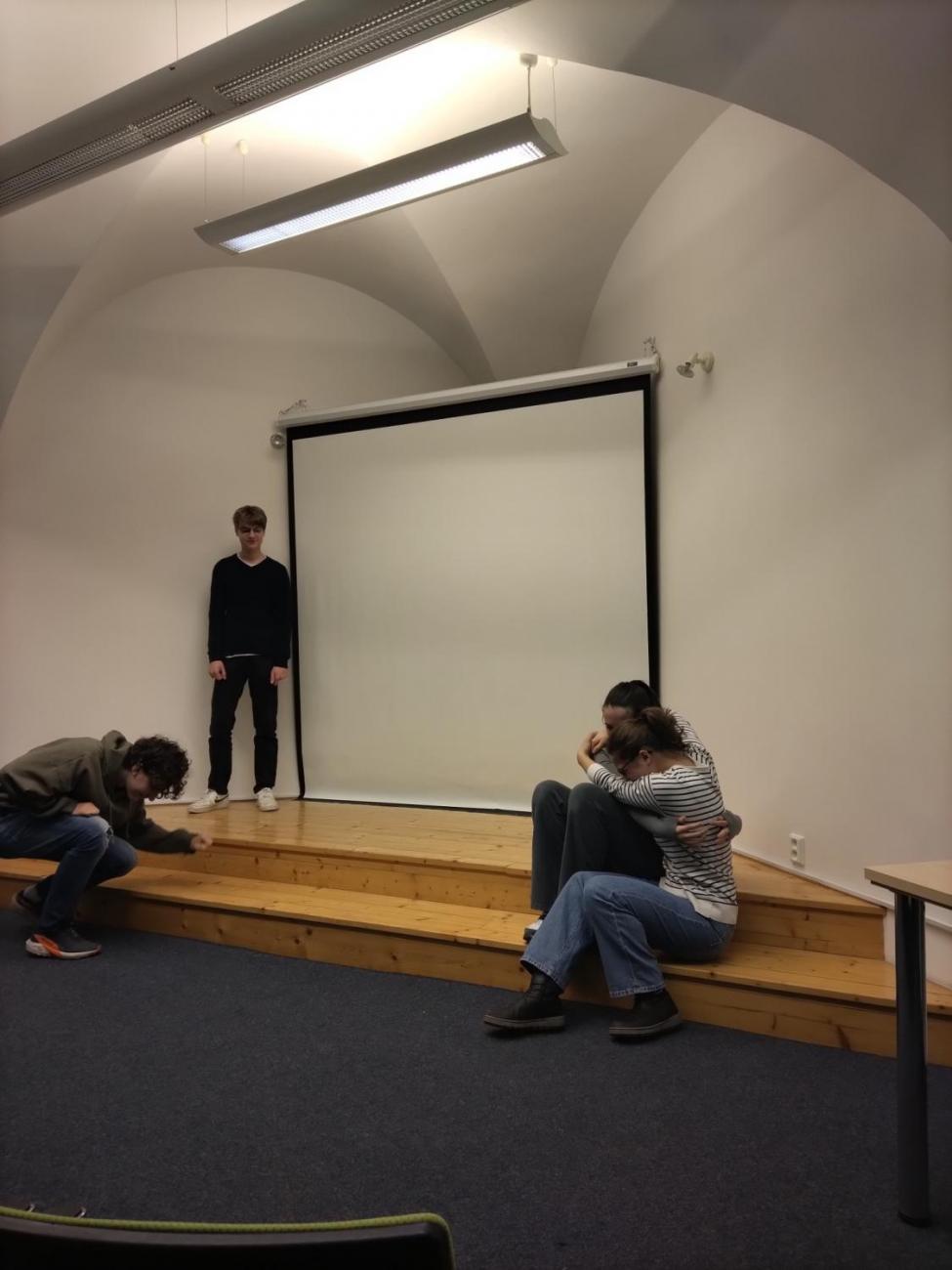 KYTICE V KNIHOVNĚ   8.B