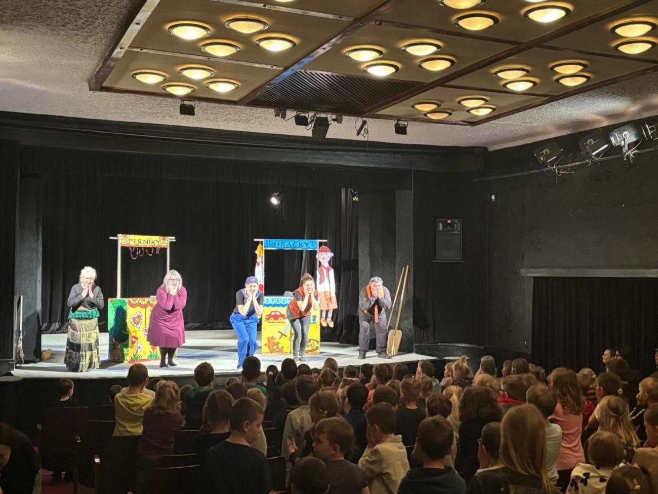 Prvňáčci v Divadle Na Kopečku