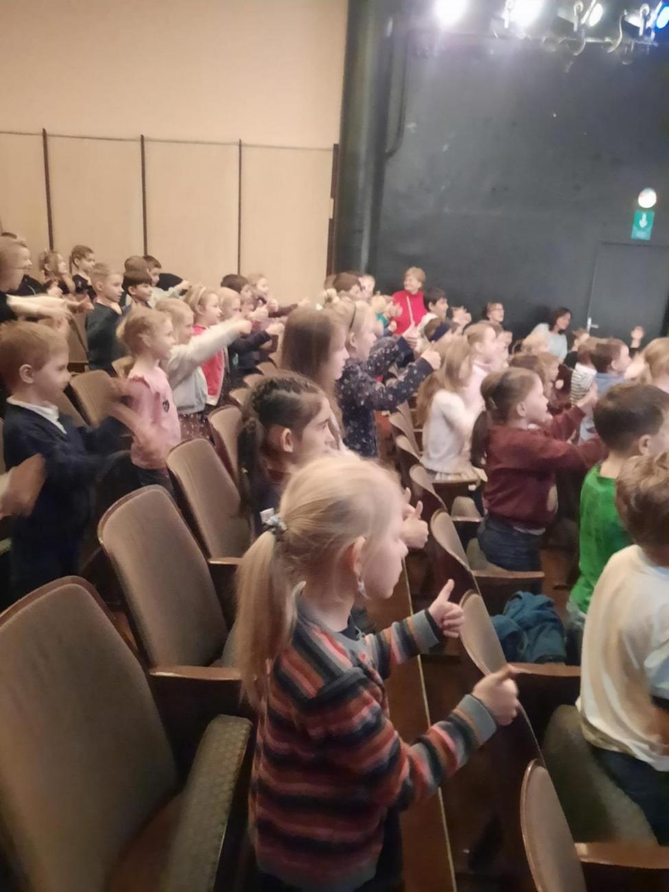 Prvňáčci v Divadle Na Kopečku