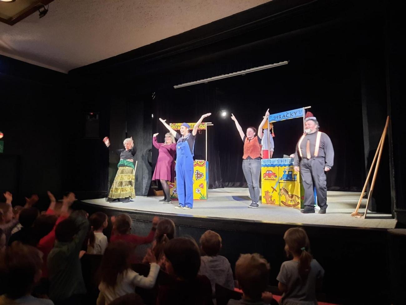 Prvňáčci v Divadle Na Kopečku