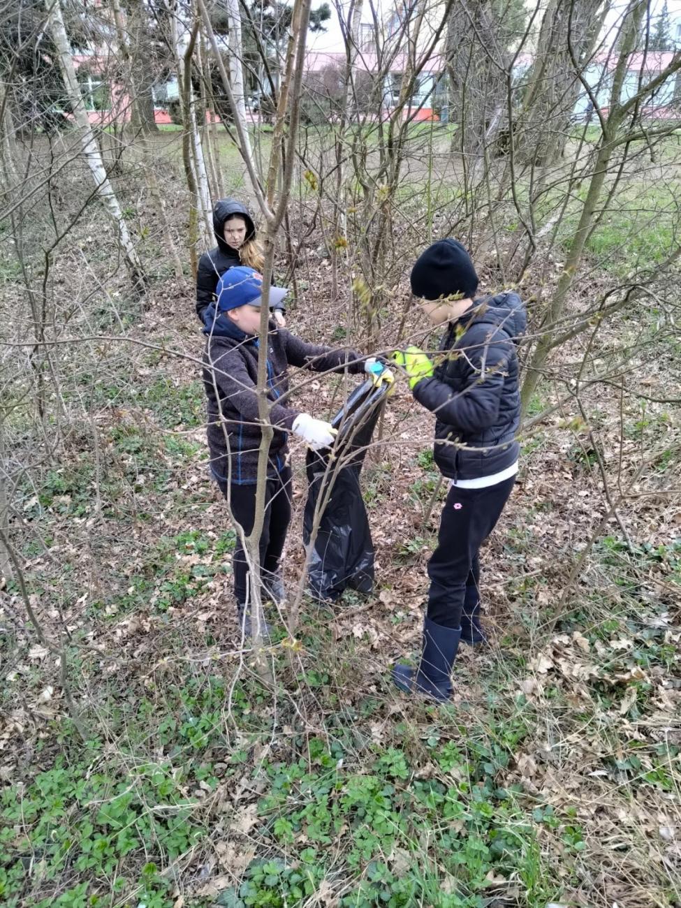 Žáci naší školy opět pomáhali přírodě v rámci akce Čistá Vysočina