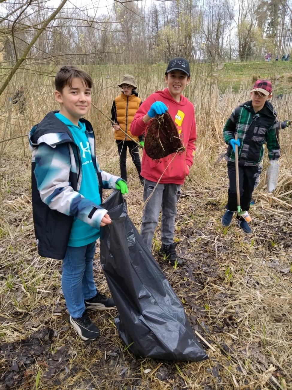 Žáci naší školy opět pomáhali přírodě v rámci akce Čistá Vysočina