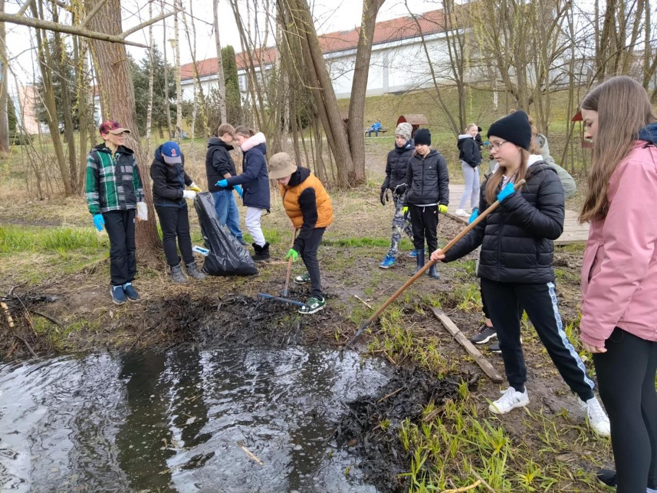 Žáci naší školy opět pomáhali přírodě v rámci akce Čistá Vysočina