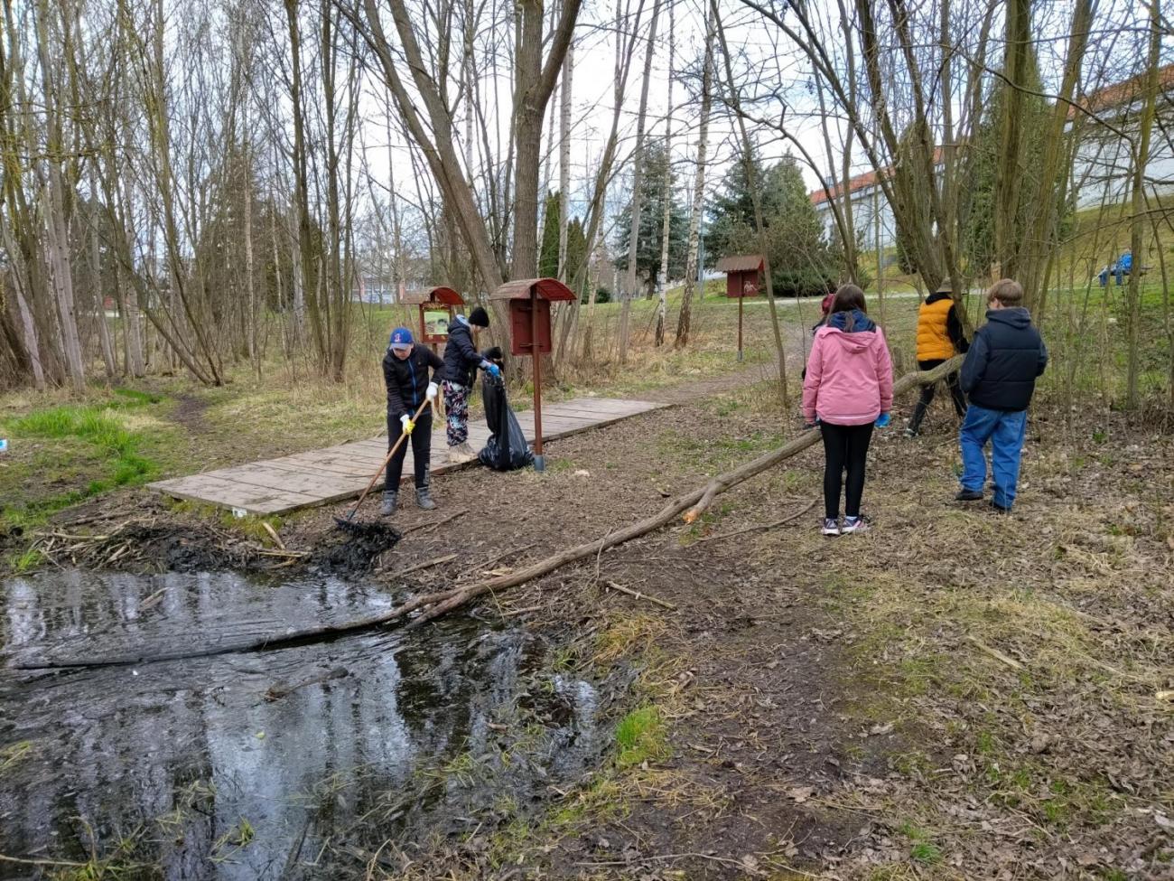 Žáci naší školy opět pomáhali přírodě v rámci akce Čistá Vysočina