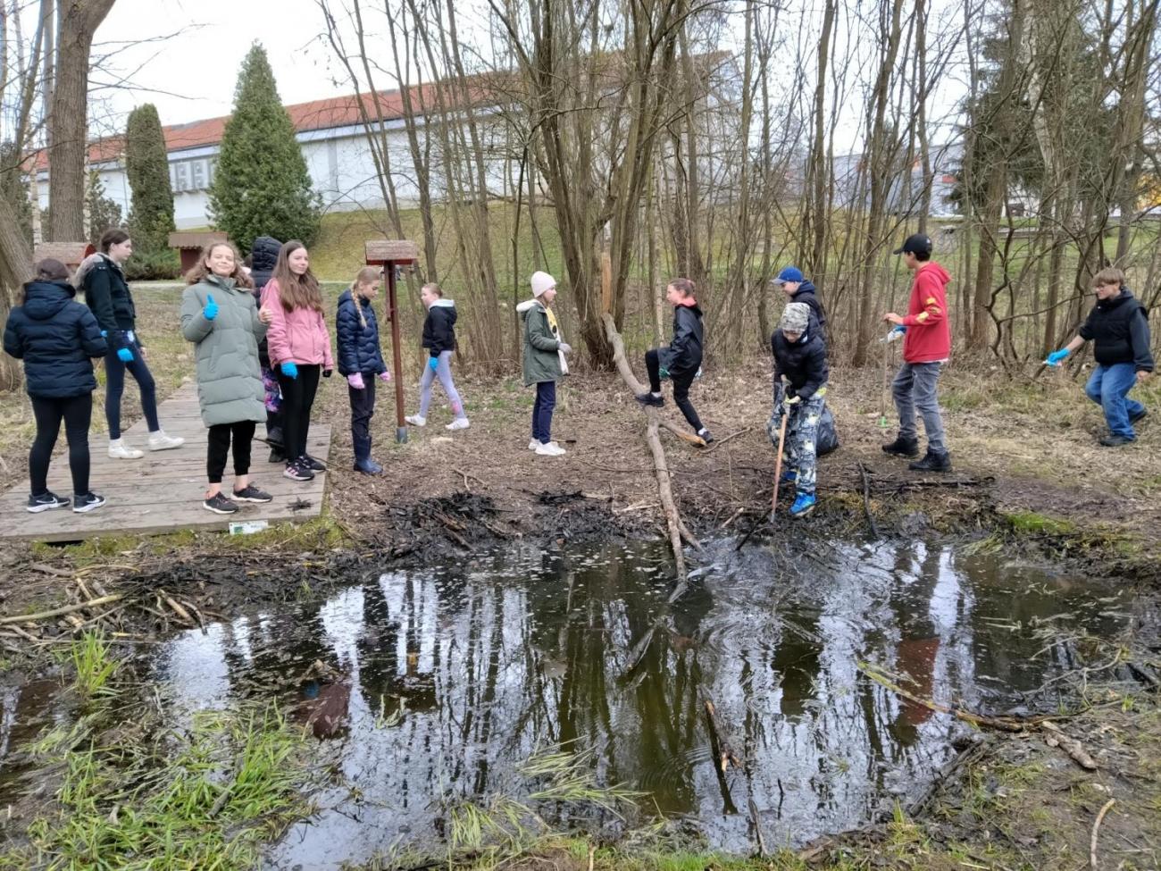 Žáci naší školy opět pomáhali přírodě v rámci akce Čistá Vysočina