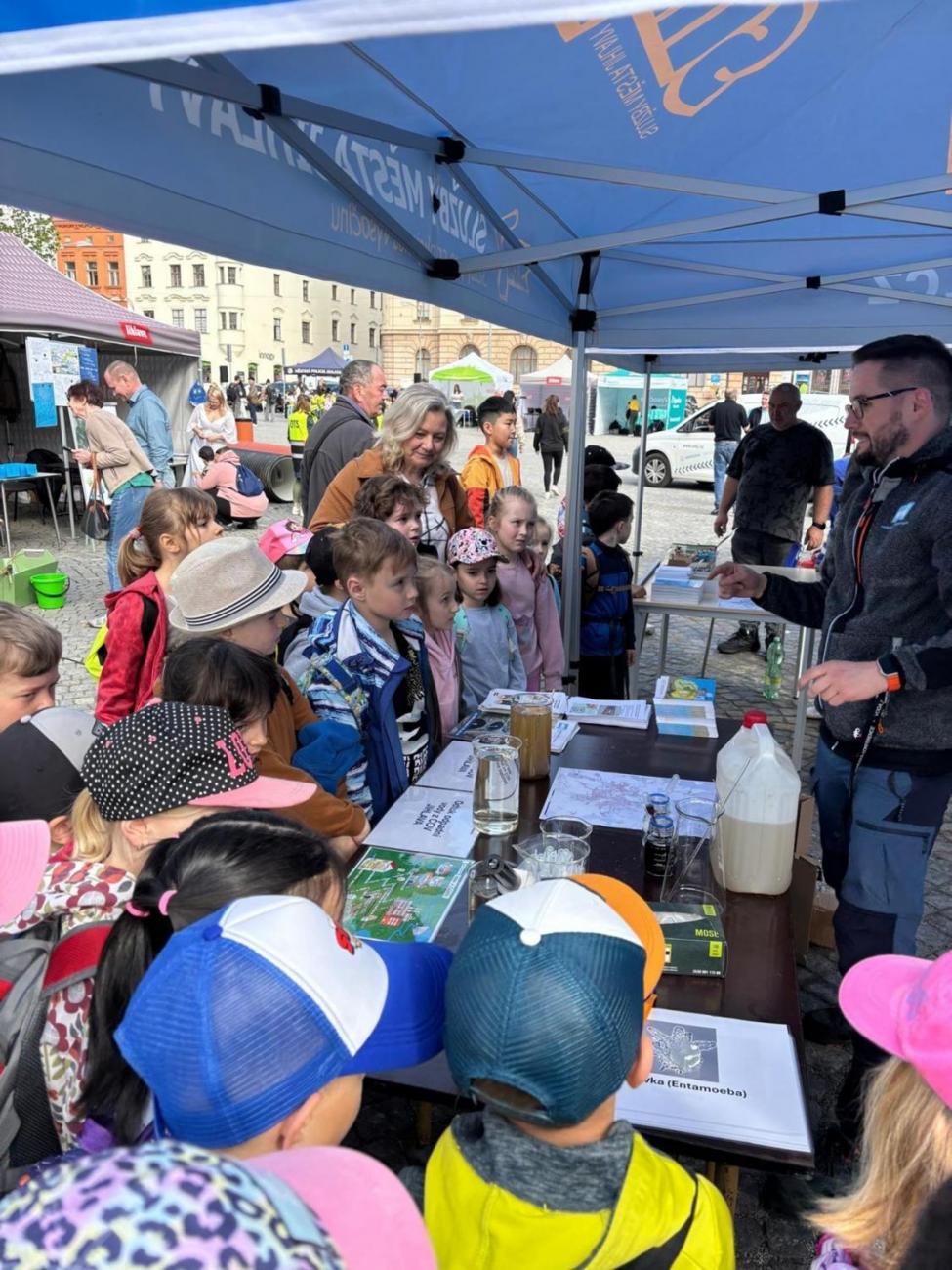 Den Země  1.B a 1.C