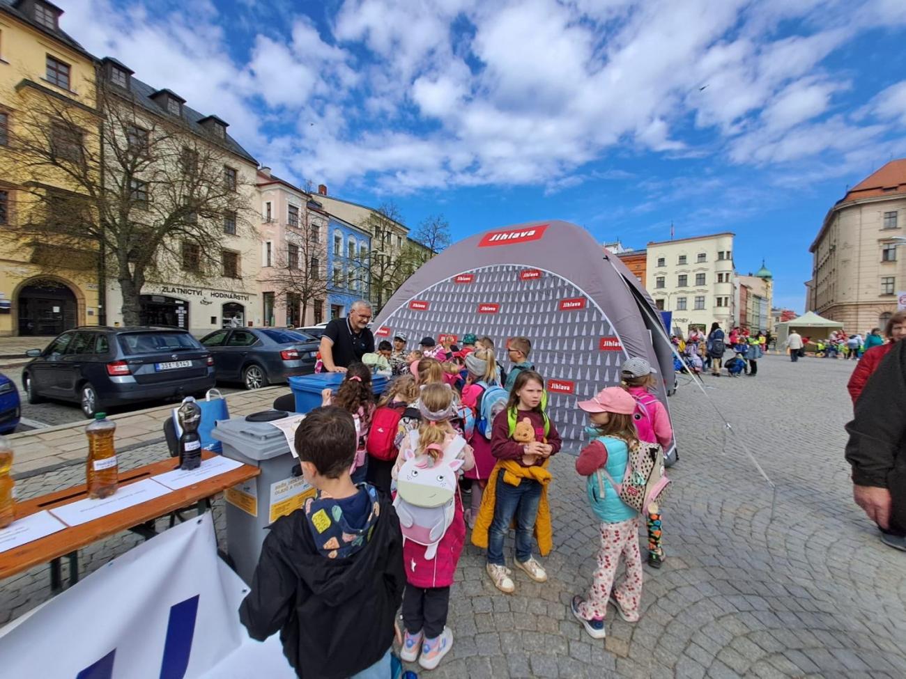 Den Země  1.B a 1.C