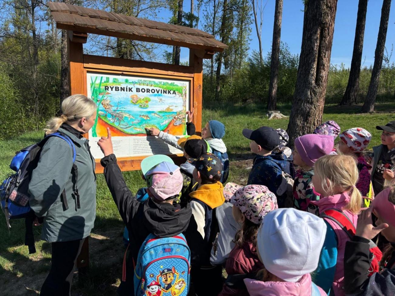 Jarní turistický den – výlet k rybníku Borovinka  1.B