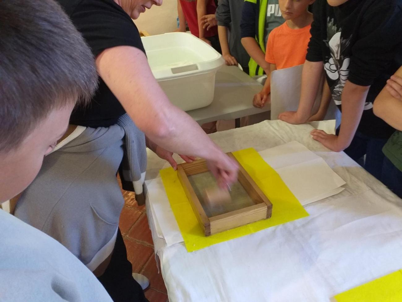 Muzeum výroba ručního papíru  5.C