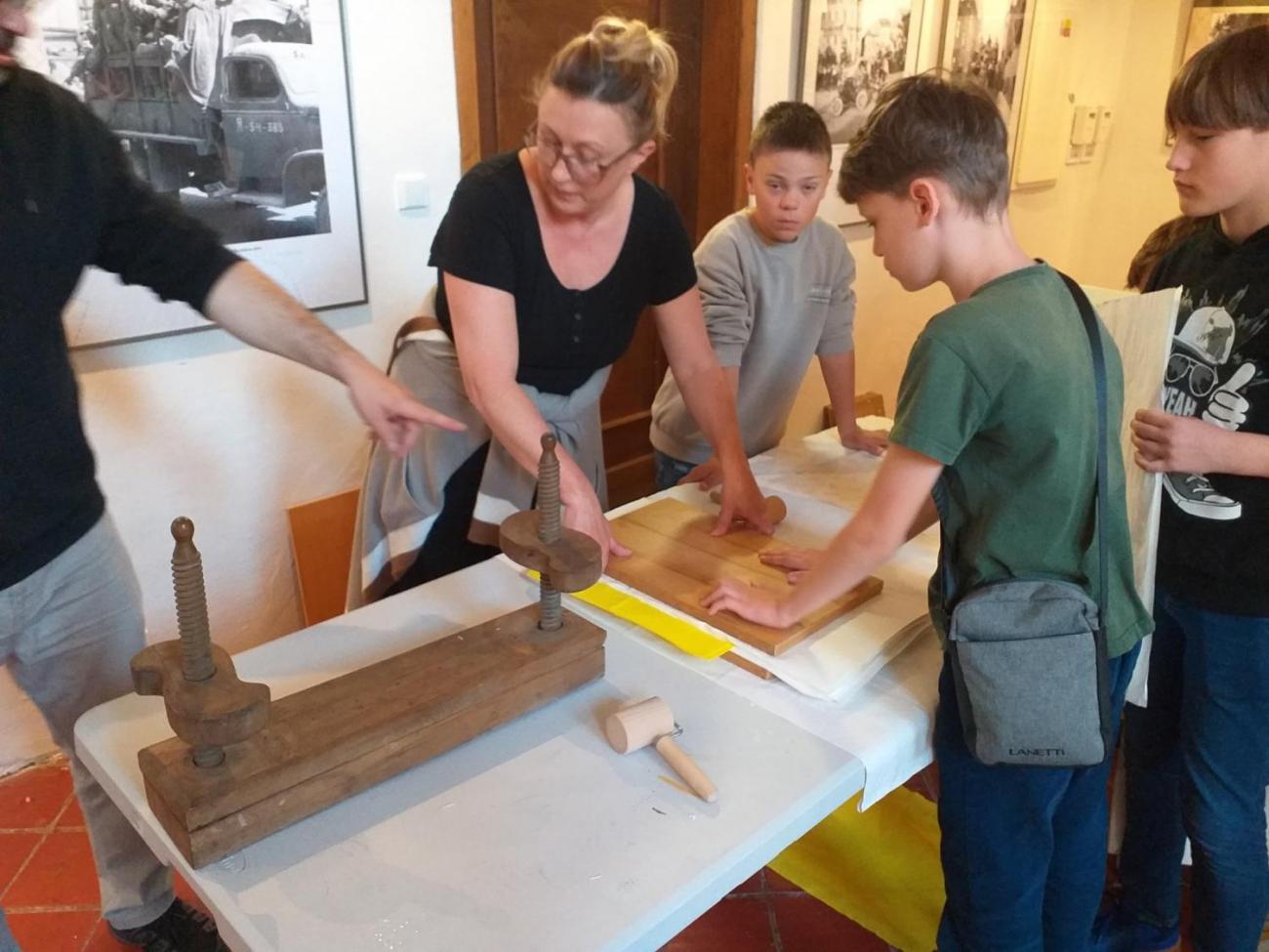 Muzeum výroba ručního papíru  5.C