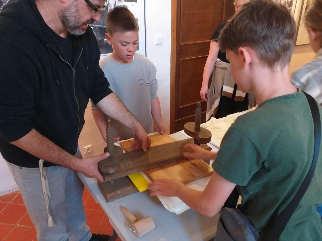 Muzeum výroba ručního papíru  5.C