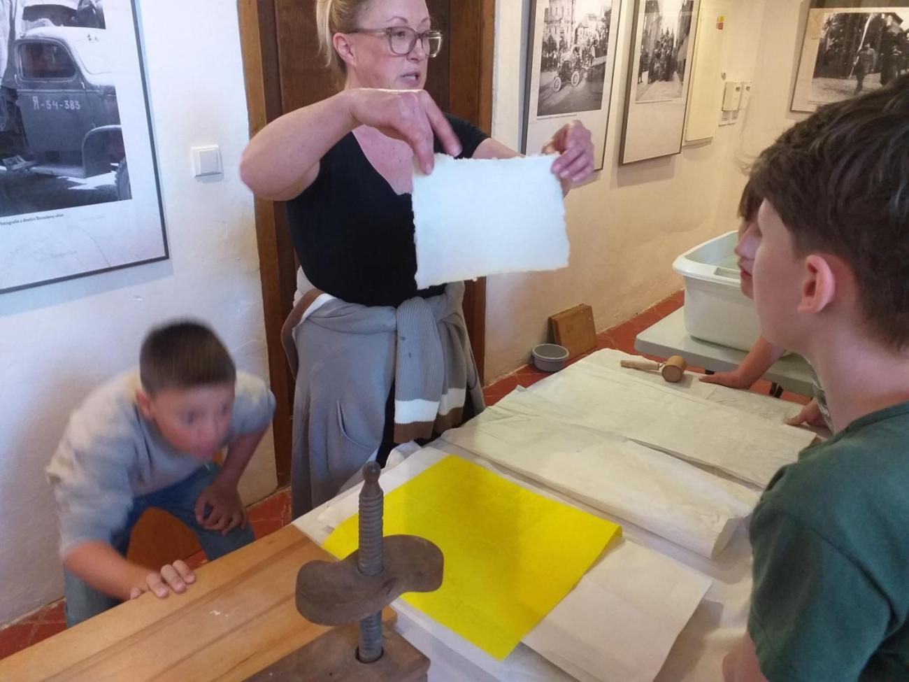 Muzeum výroba ručního papíru  5.C