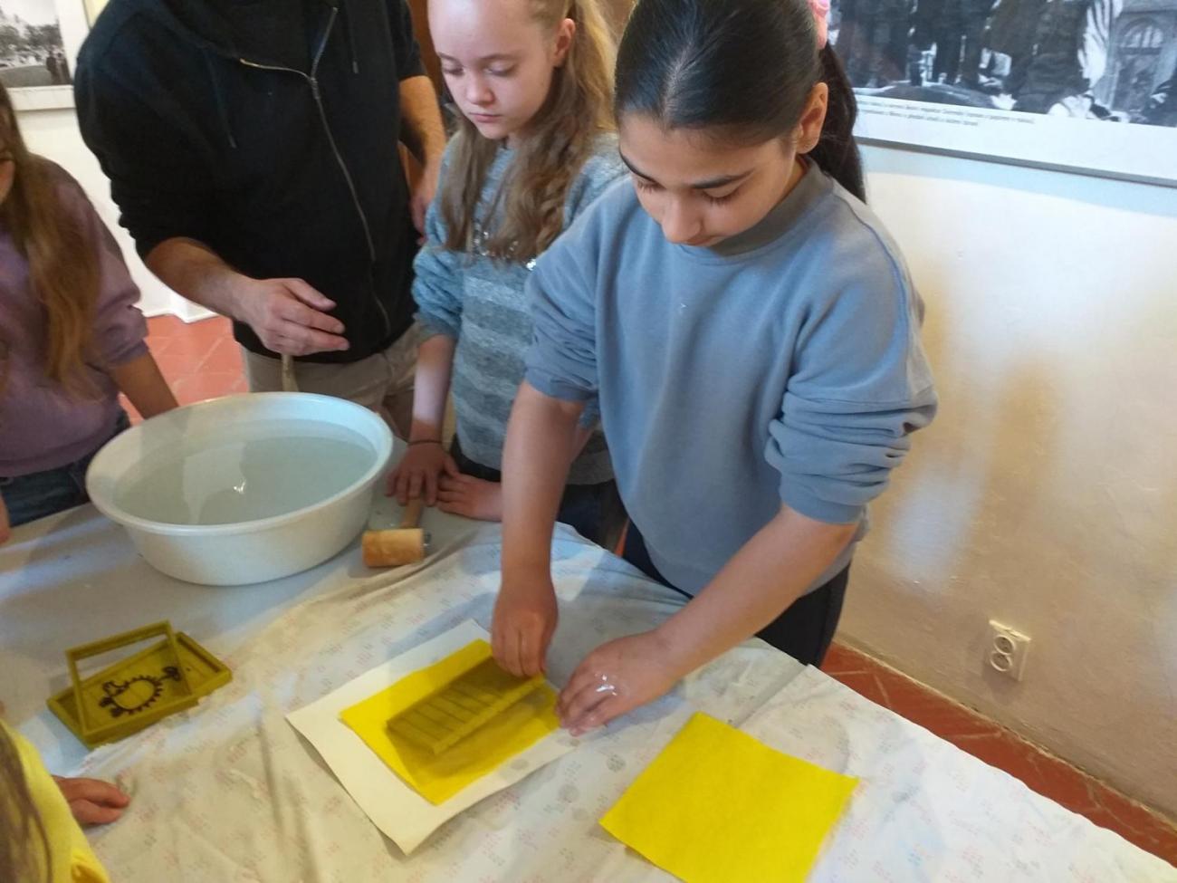 Muzeum výroba ručního papíru  5.C