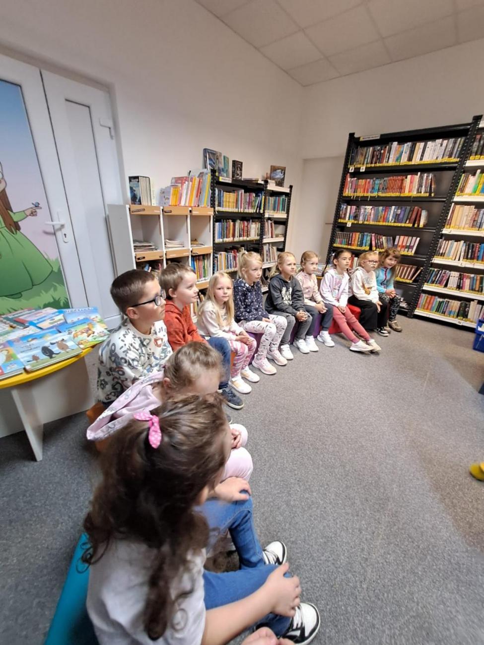 Prvňáčci z 1.C byli slavnostně pasováni na čtenáře