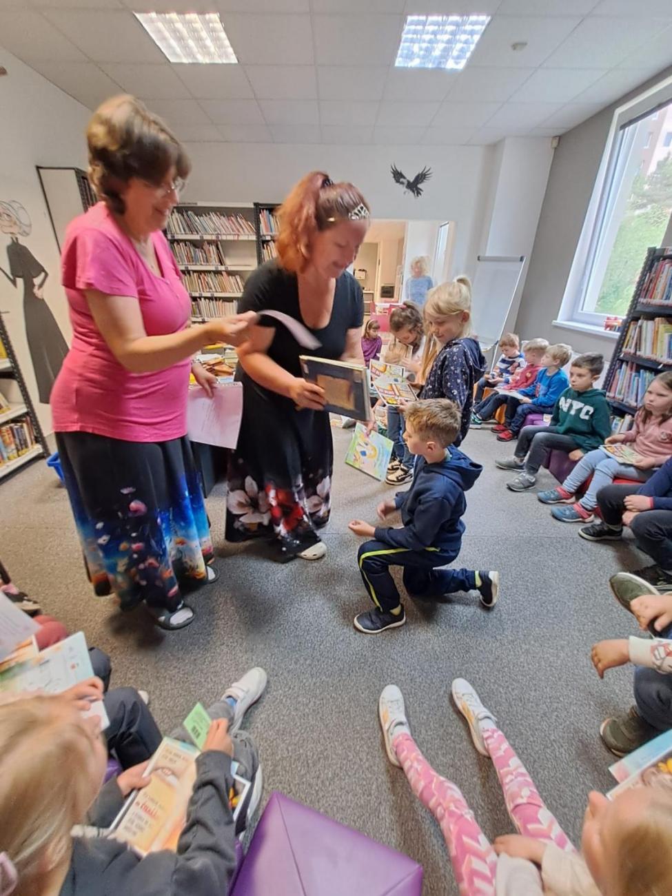 Prvňáčci z 1.C byli slavnostně pasováni na čtenáře