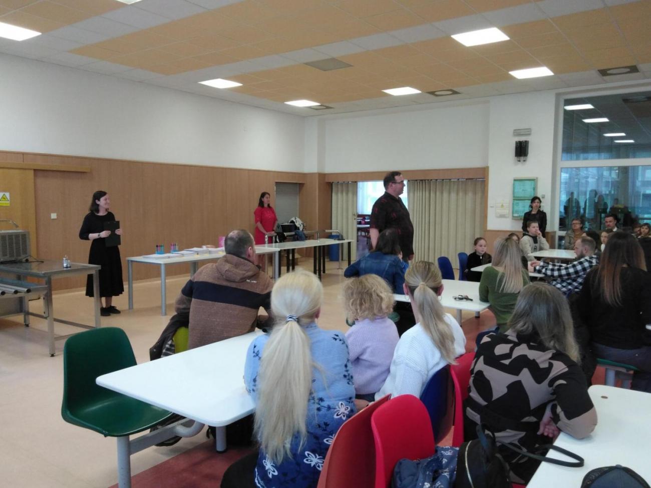 Slavnostní předávání certifikátů po složení jazykových zkoušek A1 Movers