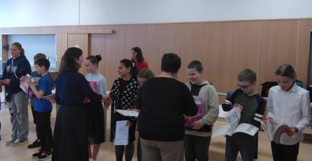 Slavnostní předávání certifikátů po složení jazykových zkoušek A1 Movers