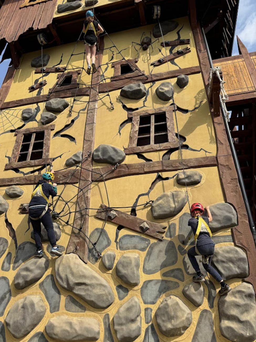 Školní výlet do outdoorového resortu Březová  5.A a 5.B