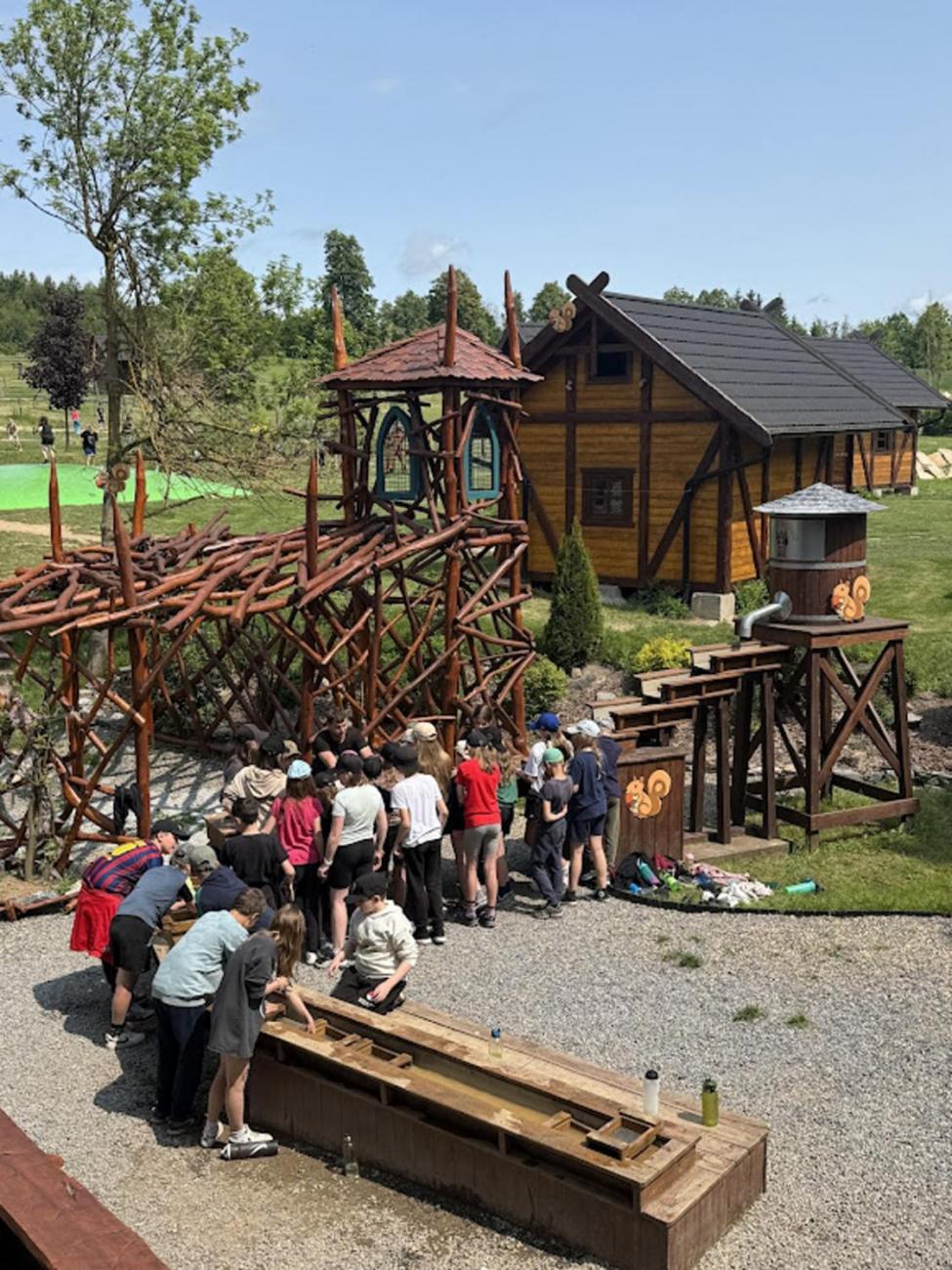 Školní výlet do outdoorového resortu Březová  5.A a 5.B