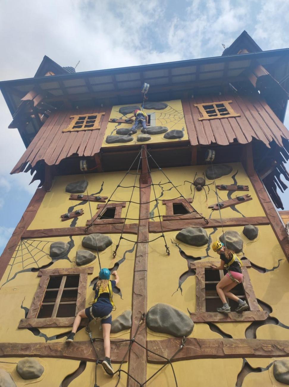 Školní výlet do outdoorového resortu Březová  5.A a 5.B