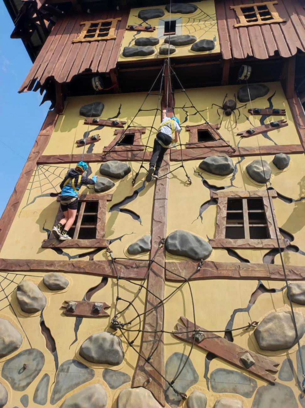Školní výlet do outdoorového resortu Březová  5.A a 5.B