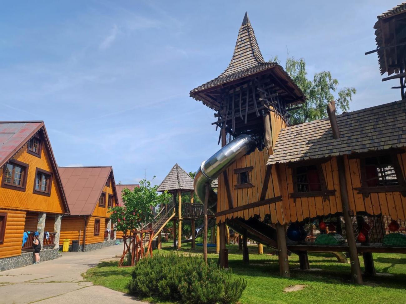 Školní výlet do outdoorového resortu Březová  5.A a 5.B