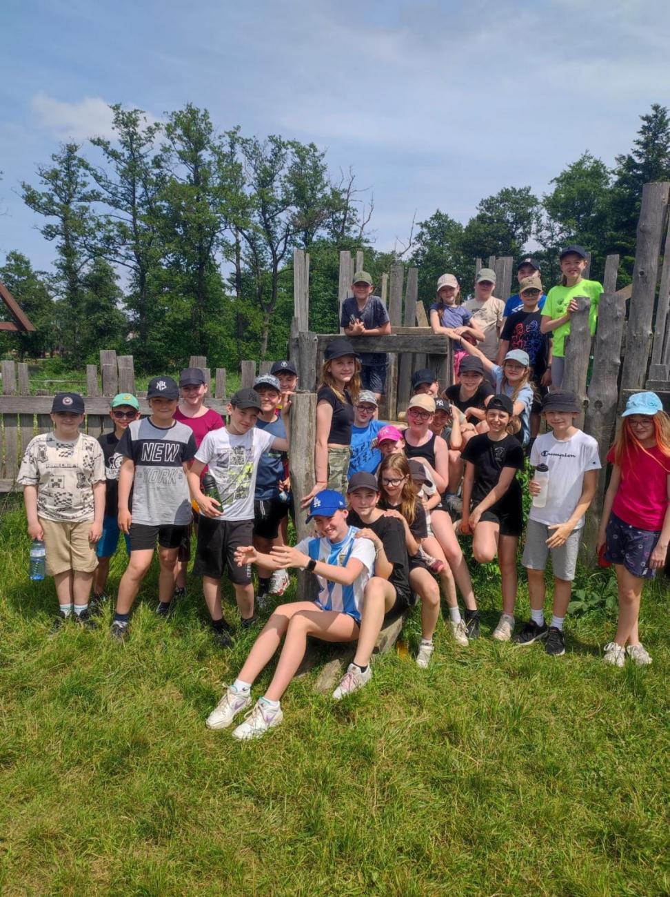 Školní výlet do outdoorového resortu Březová  5.A a 5.B