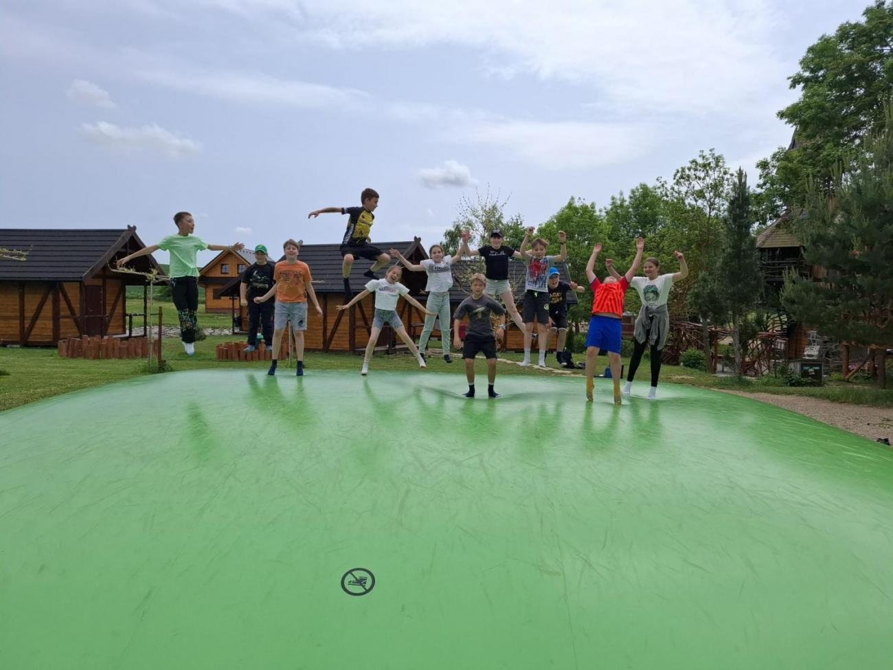 Školní výlet do outdoorového resortu Březová  5.A a 5.B