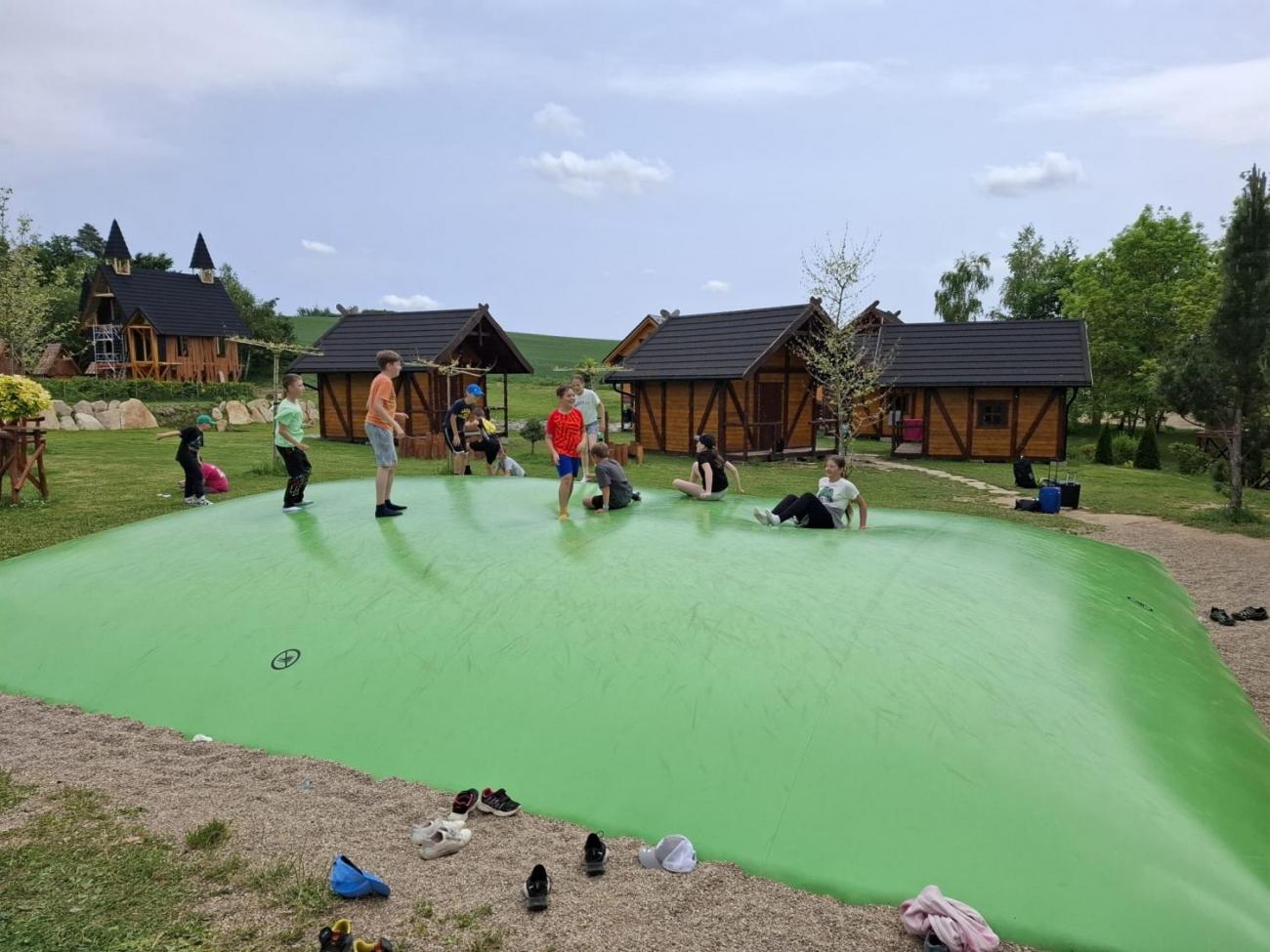 Školní výlet do outdoorového resortu Březová  5.A a 5.B