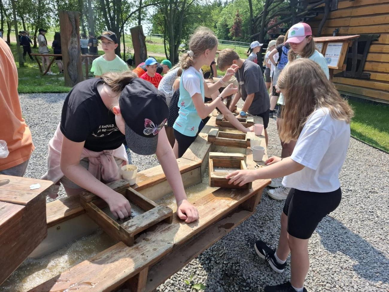 Školní výlet do outdoorového resortu Březová  5.A a 5.B
