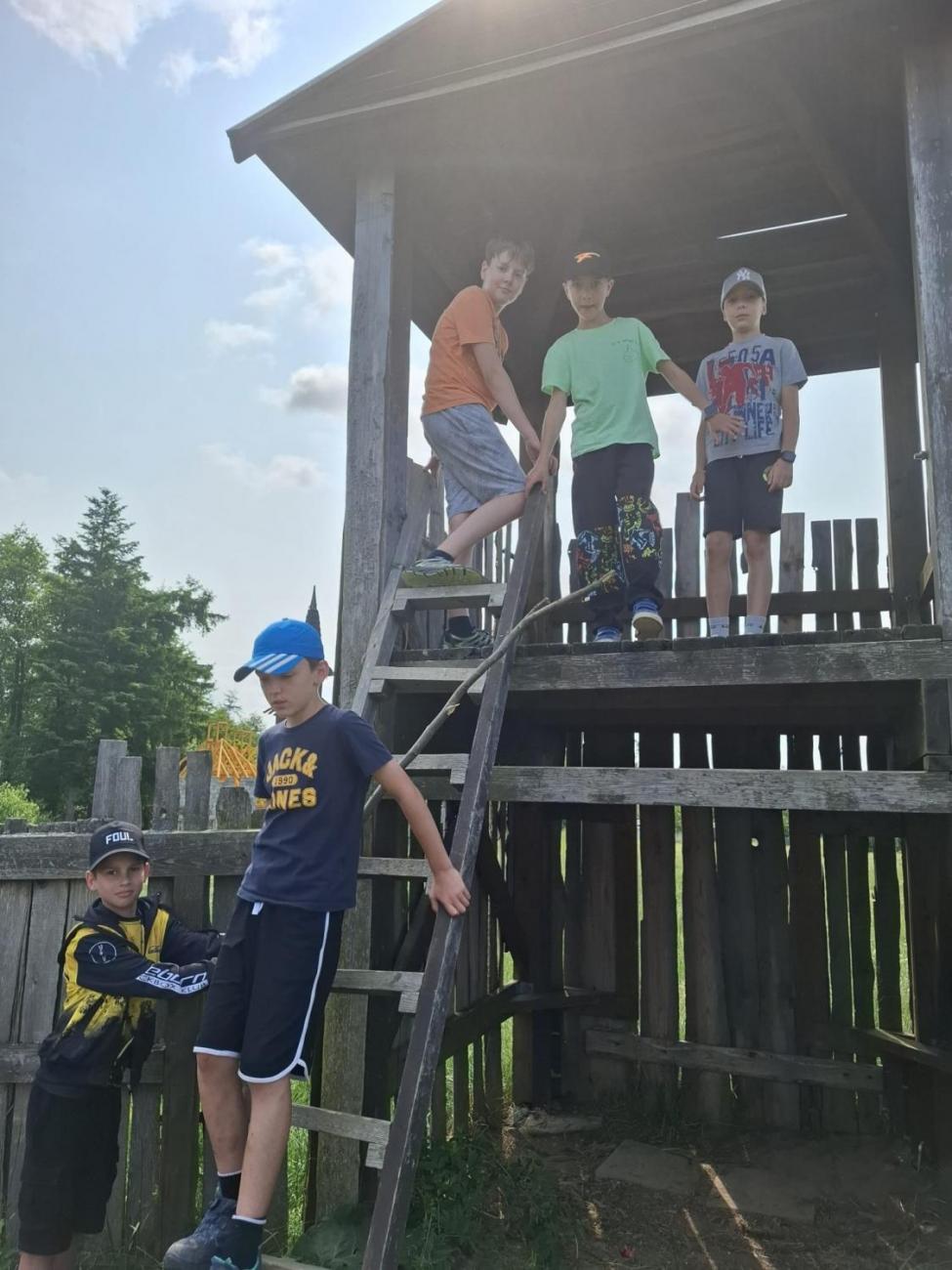 Školní výlet do outdoorového resortu Březová  5.A a 5.B