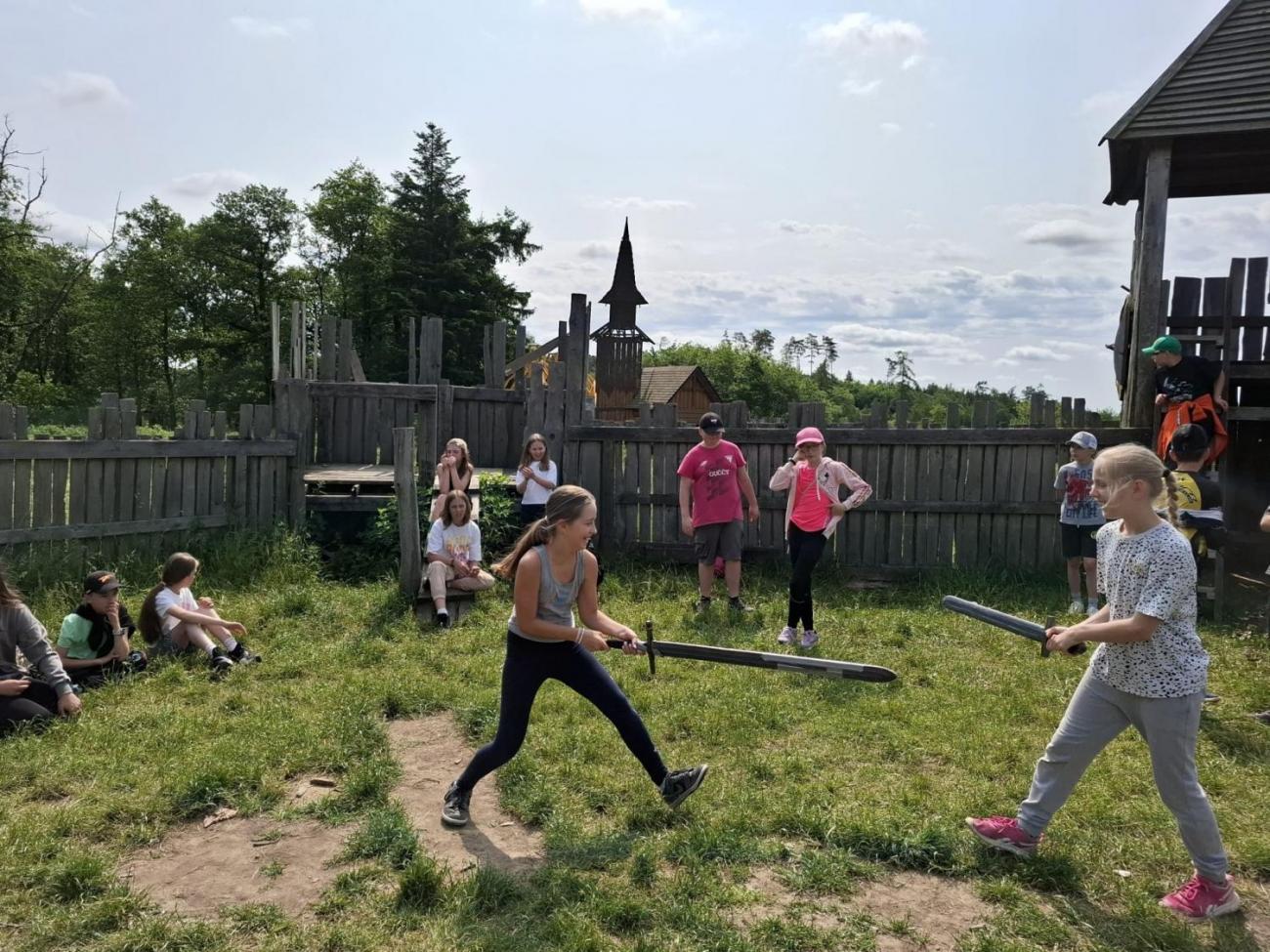 Školní výlet do outdoorového resortu Březová  5.A a 5.B