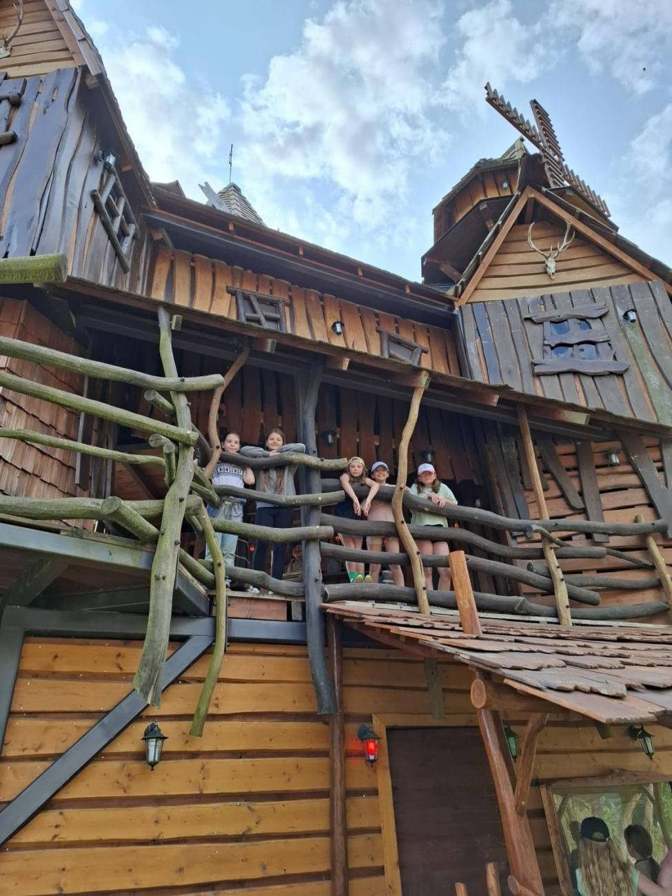 Školní výlet do outdoorového resortu Březová  5.A a 5.B