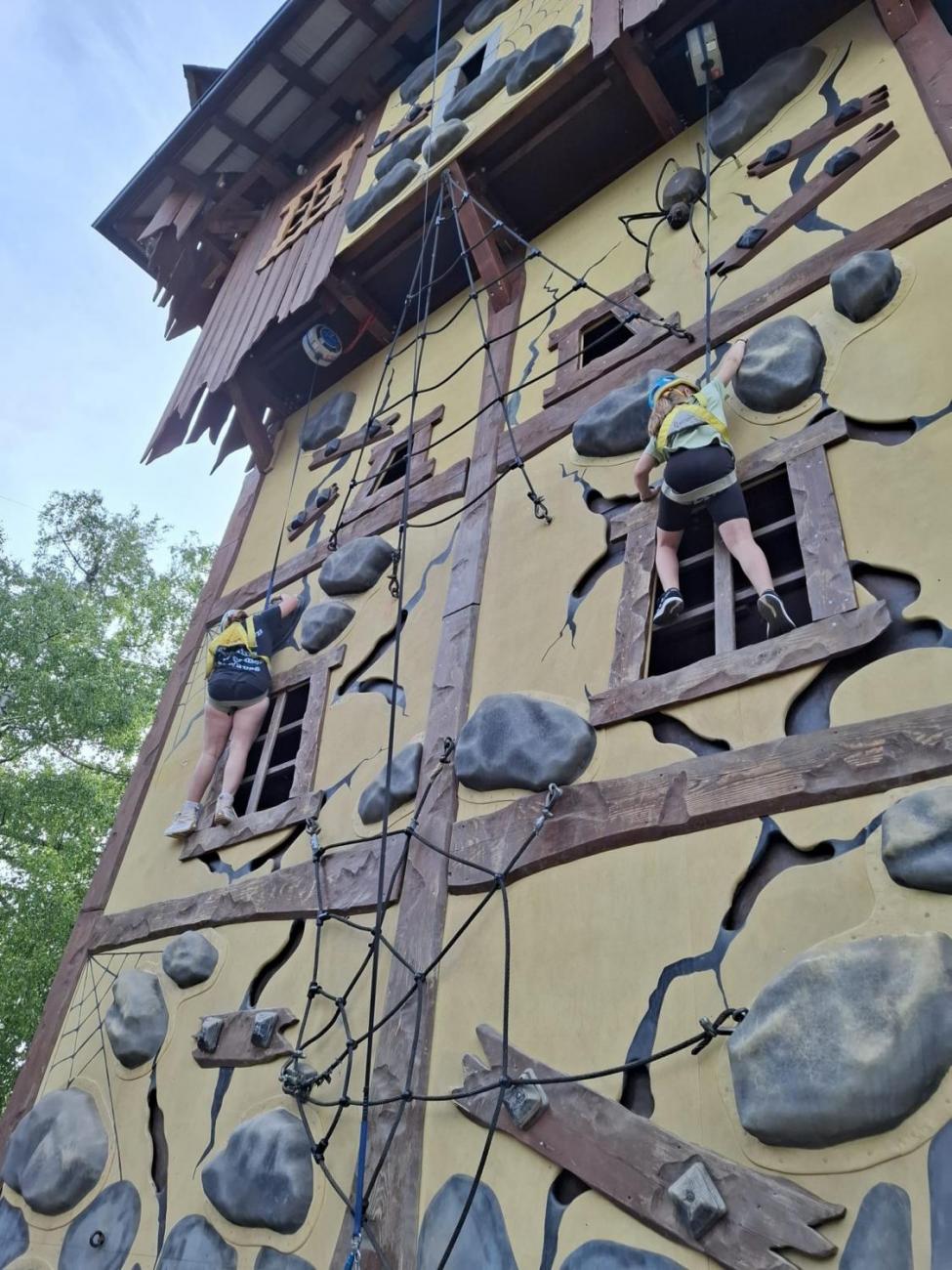 Školní výlet do outdoorového resortu Březová  5.A a 5.B