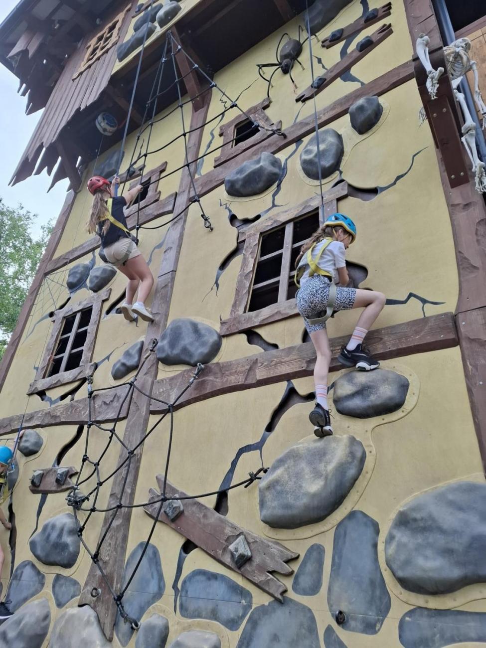 Školní výlet do outdoorového resortu Březová  5.A a 5.B