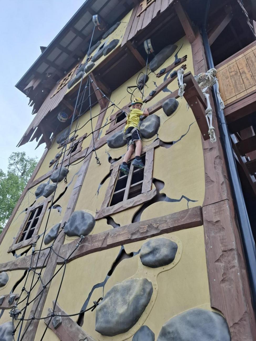 Školní výlet do outdoorového resortu Březová  5.A a 5.B