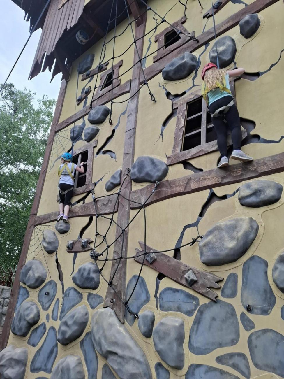 Školní výlet do outdoorového resortu Březová  5.A a 5.B