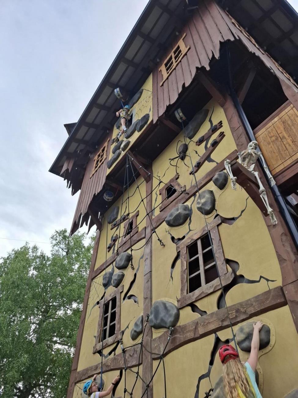 Školní výlet do outdoorového resortu Březová  5.A a 5.B